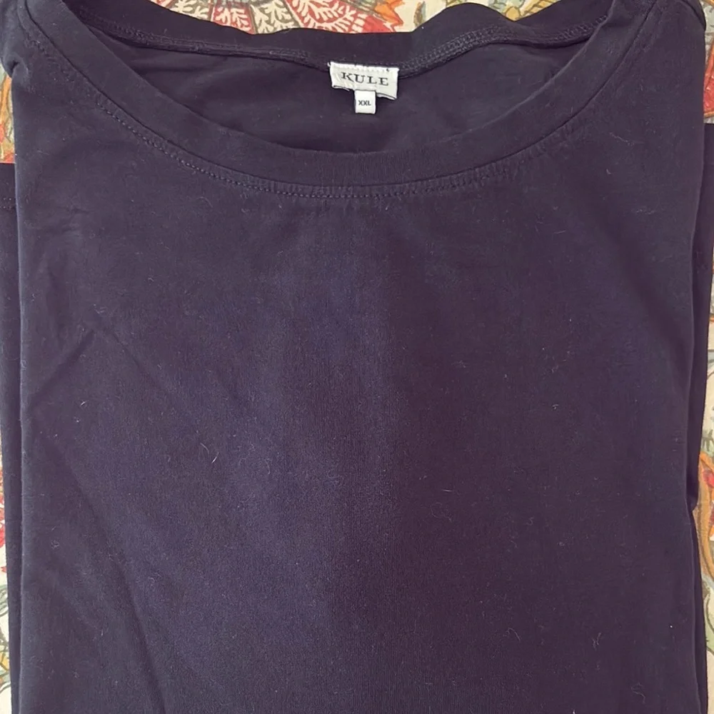 KULE The Modern Long Black Tee - Picture 6 of 9